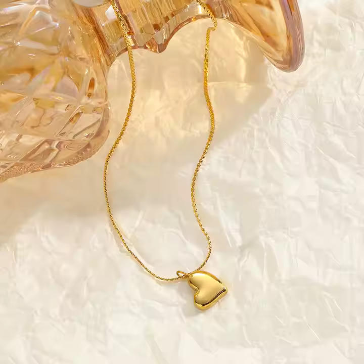 Irregular Heart Pendant Necklace.