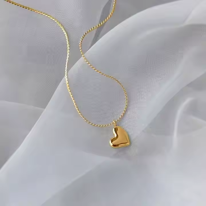 Irregular Heart Pendant Necklace.