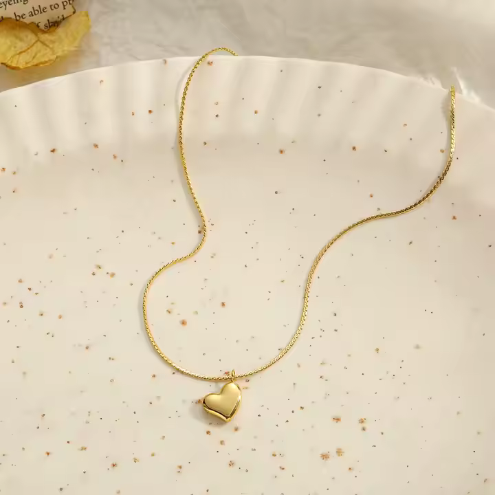 Irregular Heart Pendant Necklace.